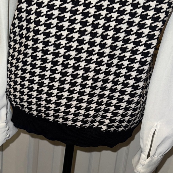 Adrianna Papell Black and White Houndstooth Blouse - Picture 9 of 16